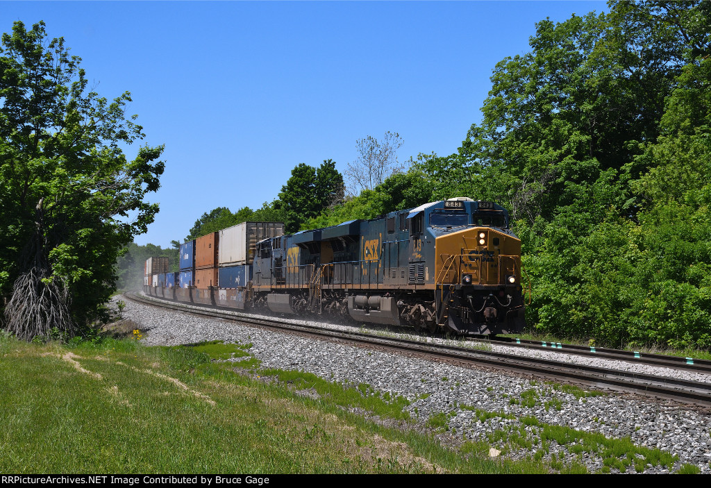 CSX 843